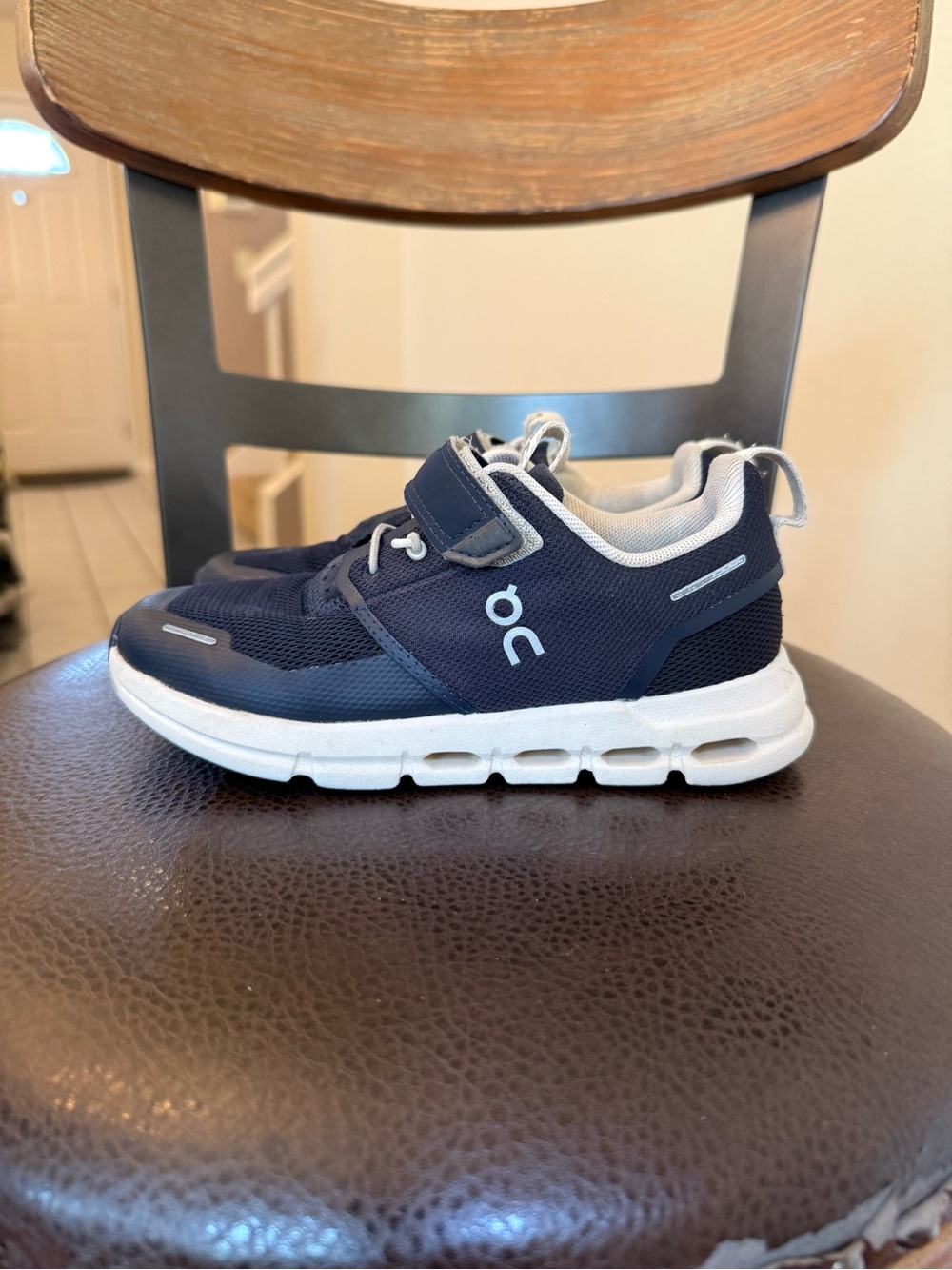 ON Cloud Play Kids Shoes Midnight (Blue) White 13.5C *PLAY*